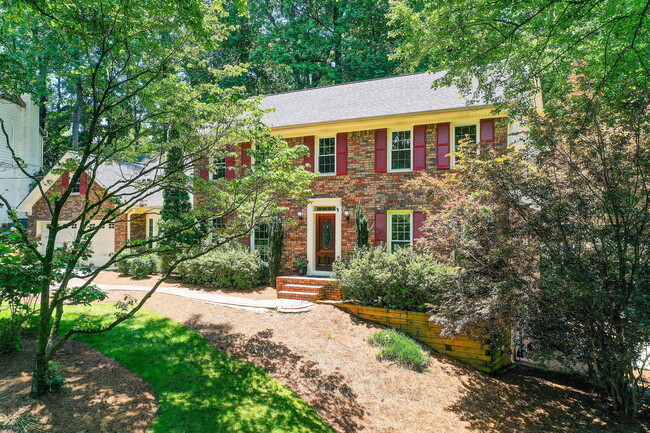 Building Photo - 1511 Summerset Dr