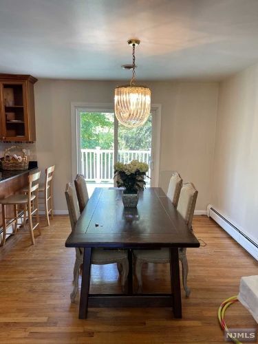 Foto del edificio - 9 Stone Ridge Ln