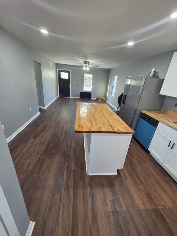 Foto del edificio - 513 N Miles St