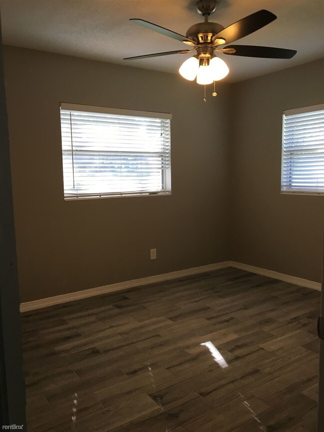 Building Photo - 3 br, 2 bath House - 9012 Ava Lake Dr