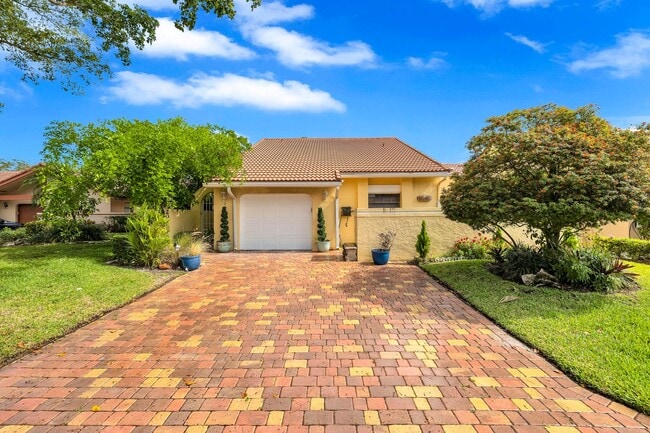 Building Photo - 2075 NW 15th Pl