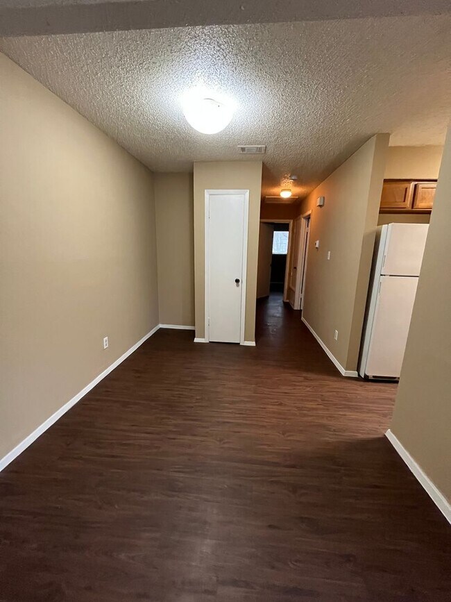 Foto del edificio - 806 Sirocco Dr