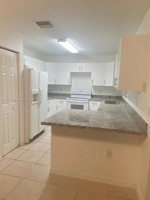 Primary Photo - 17109 NW 23rd St