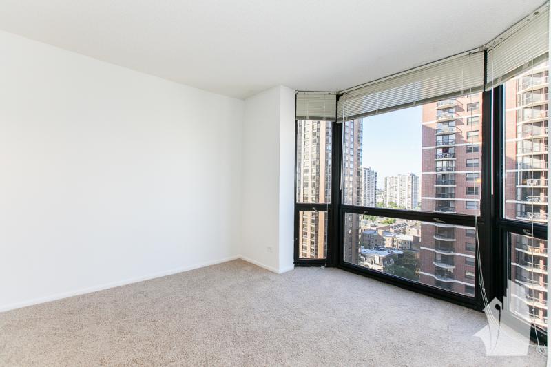 Primary Photo - 1111 N Dearborn St