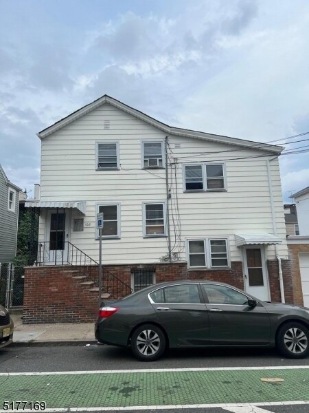 Foto principal - 108 McWhorter St
