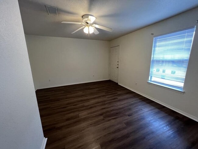 Building Photo - 5708 Greengate Dr