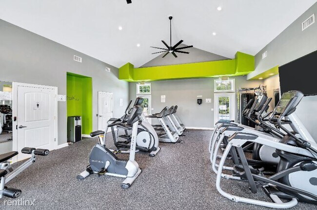 Building Photo - 3 br, 2.5 bath Townhome - 2032 River Rock Dr