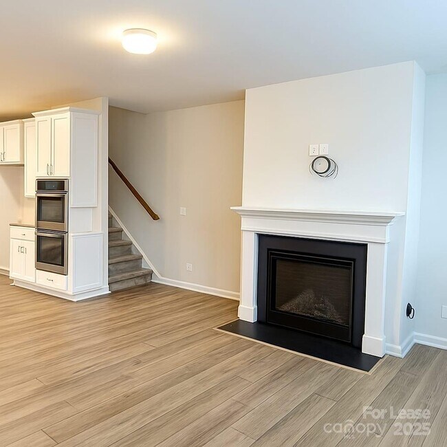 Foto del edificio - 8903 Nettleton Ave