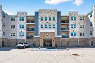 Building Photo - 6804 Westview Dr