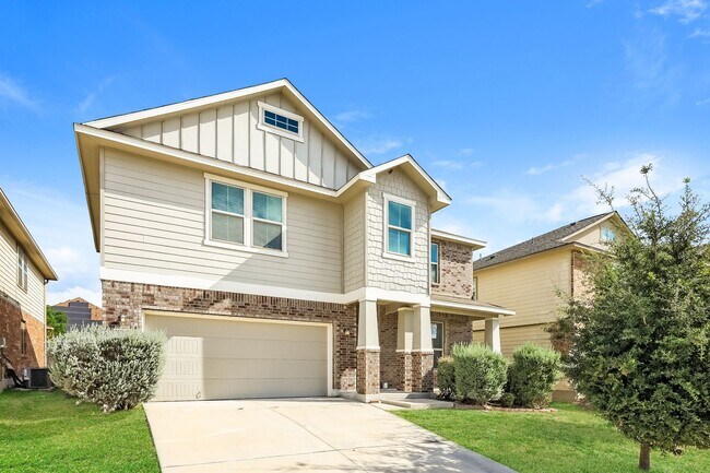 Foto del edificio - HUGE 4 BEDROOM 3.5 BATHROOM HOUSE- ONLY 7.5 MILES FROM RANDOLPH AIRFORCE BASE