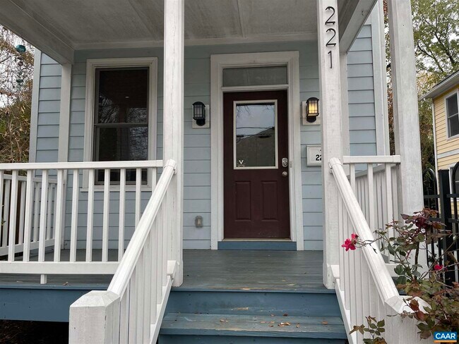Foto del edificio - 221 10th St NW