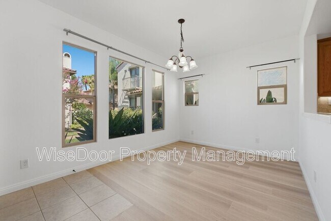 Foto del edificio - 1087 Waterfall Way