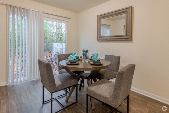 2BR , 1,5BA - 988SF - Nova at College Park