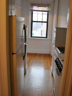 Building Photo - 122 Riverway
