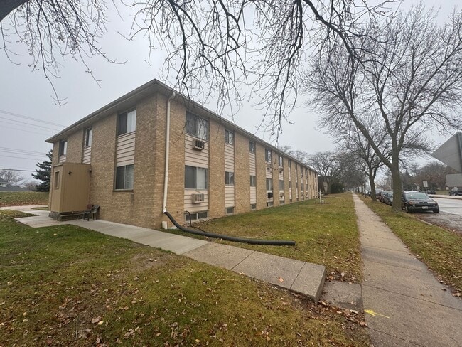Foto del edificio - 1 Bedroom Apartment Available-South 51st and Howard Ave