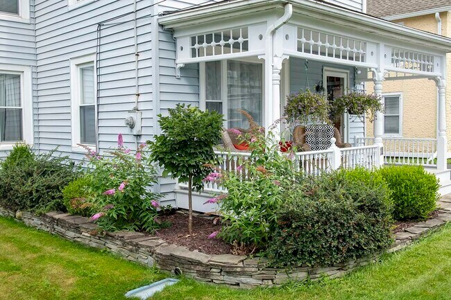 Building Photo - 11 Alden Pl