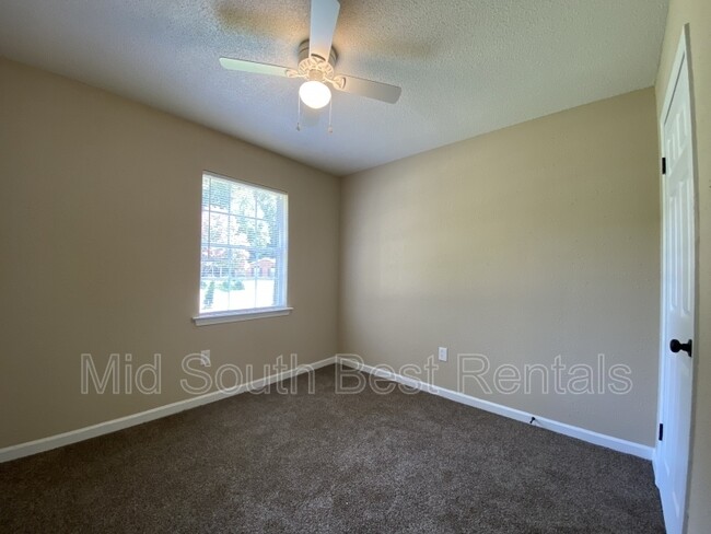 Foto del edificio - 4937 Northaven Cove