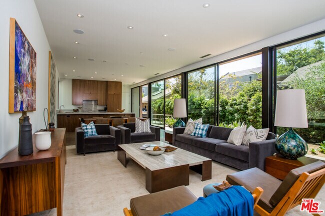 Foto del edificio - 848 Milwood Ave