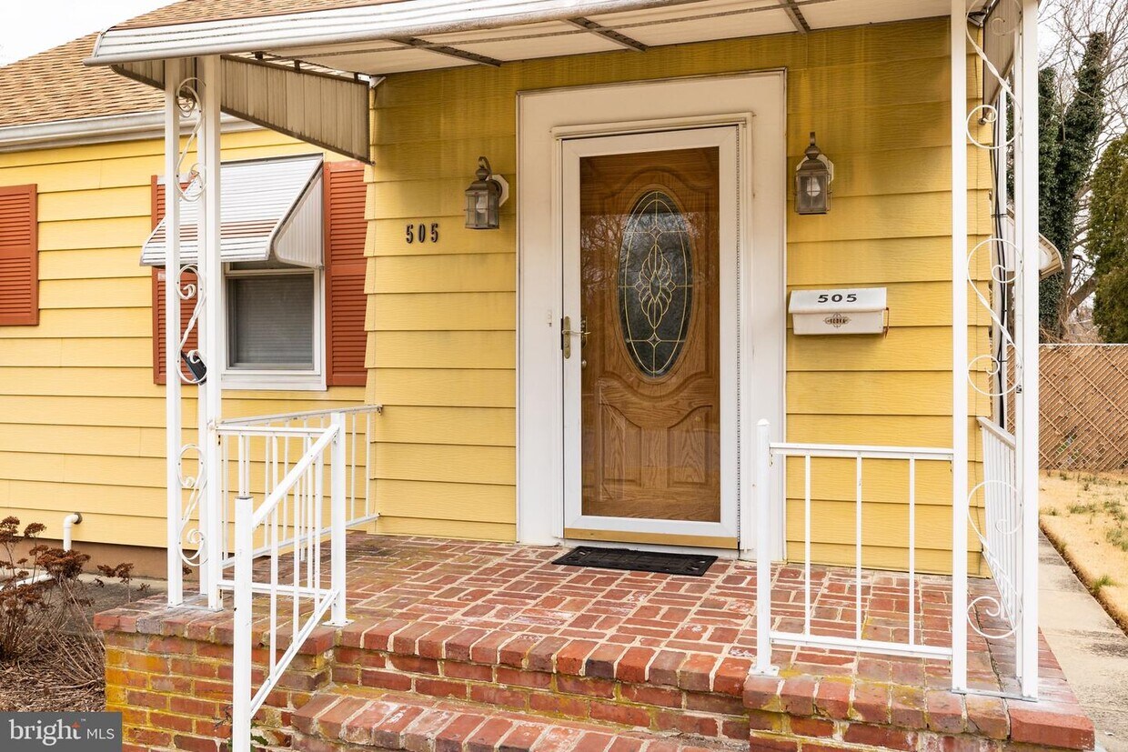 Primary Photo - 505 Hazel Ave