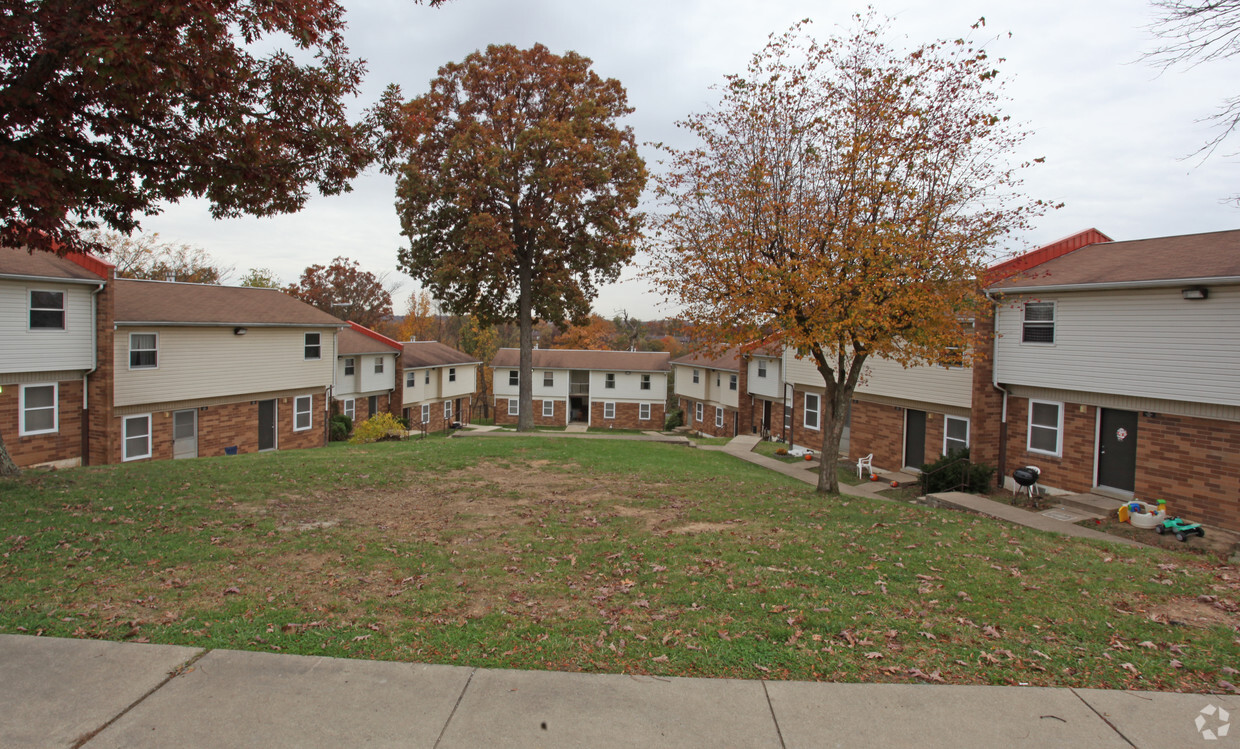 Building Photo - Hillcrest Village