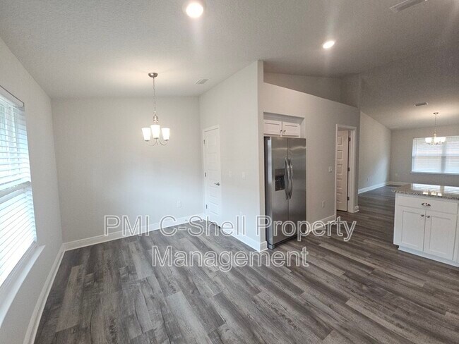 Foto del edificio - 12115 Emerald Heights Ln
