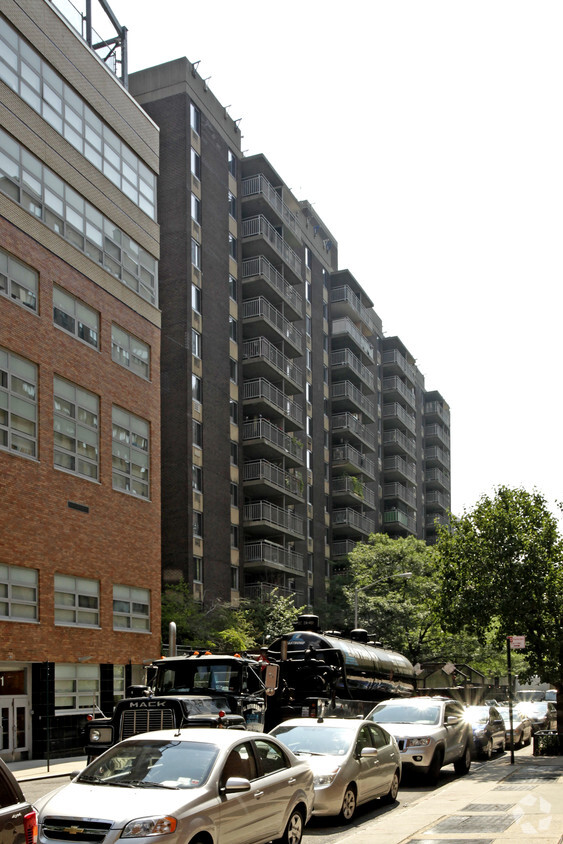 Building Photo - Phipps Plaza North/East