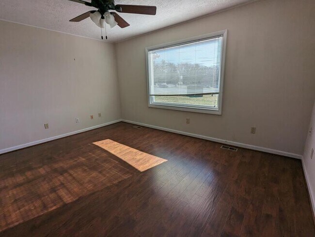 Foto del edificio - 22665 Timberlake Rd