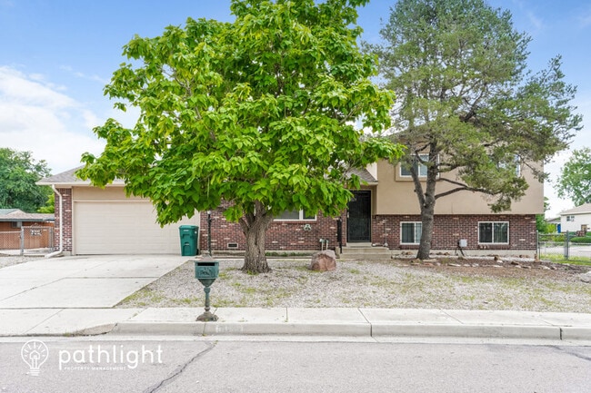 Building Photo - 1045 Wagon Wheel Ave