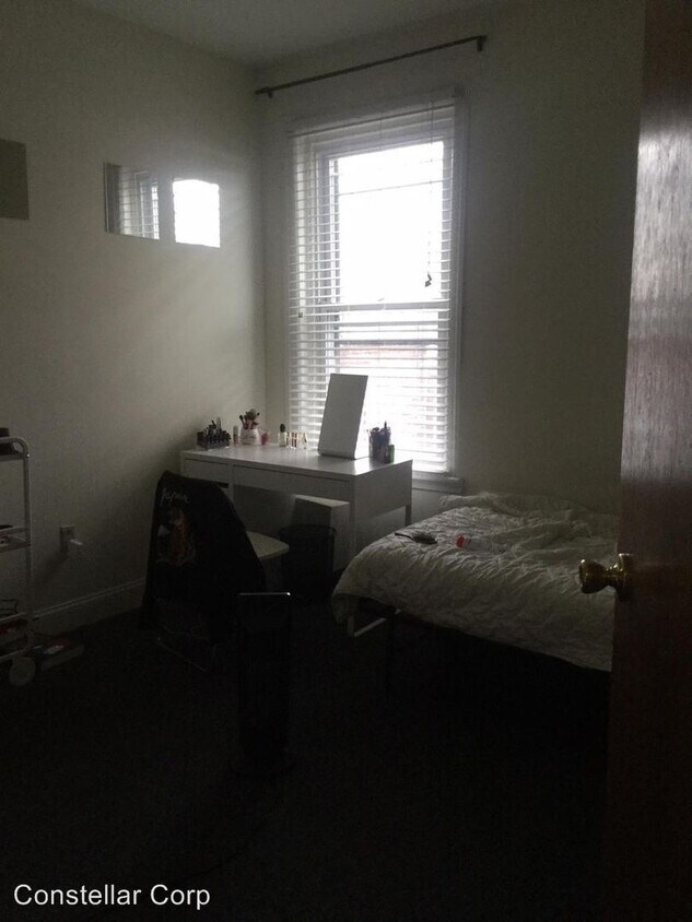 Foto del edificio - 4 br, 2 bath Apartment - 3927 Pine St.