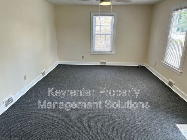 Building Photo - 129 Dupont Cir