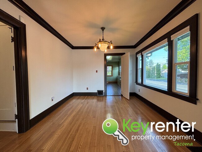 Foto del edificio - Spacious Craftsman in Lincoln District wit...