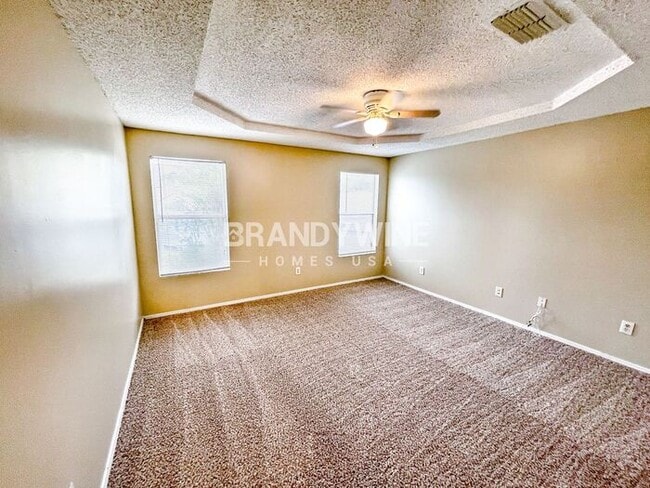Building Photo - Fabulous 3BR! Be the first one to apply!