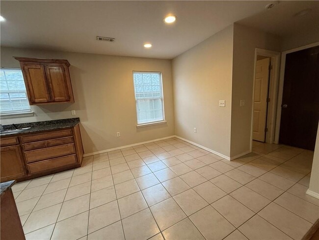 Building Photo - 3301 SW Deerfield Blvd