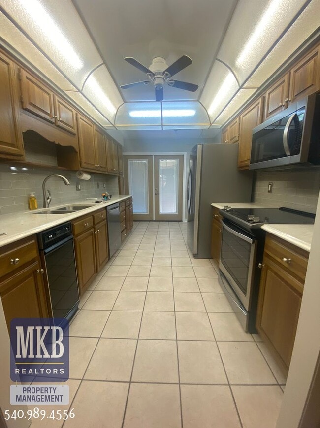 Foto del edificio - HALF OFF FIRST MONTHS RENT!! Nice 3 Bedroo...