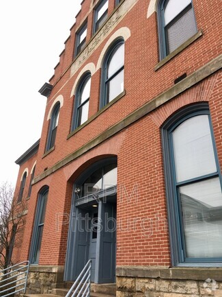 Building Photo - 171 S 15th St