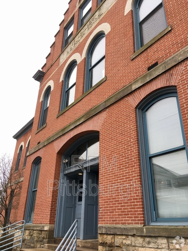Building Photo - 171 S 15th St