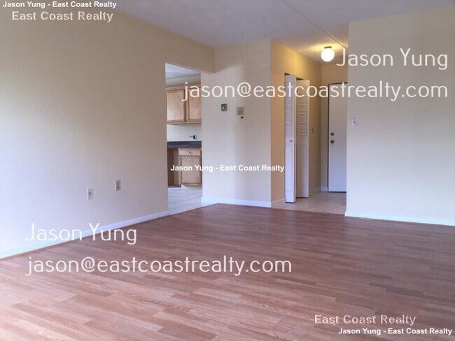 Building Photo - 12 Cottage Ct