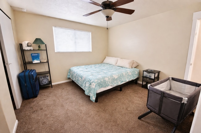 Building Photo - 2 Bed 1 Bath!