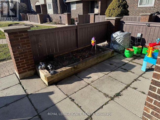 Building Photo - 1302 Guelph Line