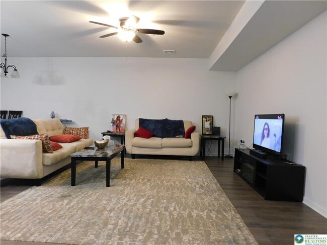 Foto del edificio - 1047 Cetronia Rd