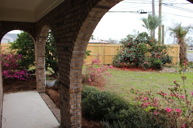 Foto del edificio - 3100 Wood Valley Rd