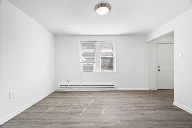 Foto del edificio - 102 S West St