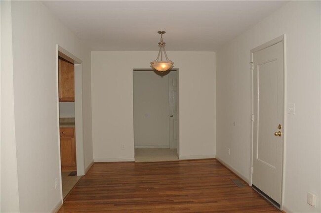 Foto del edificio - 3174 Vine Cir