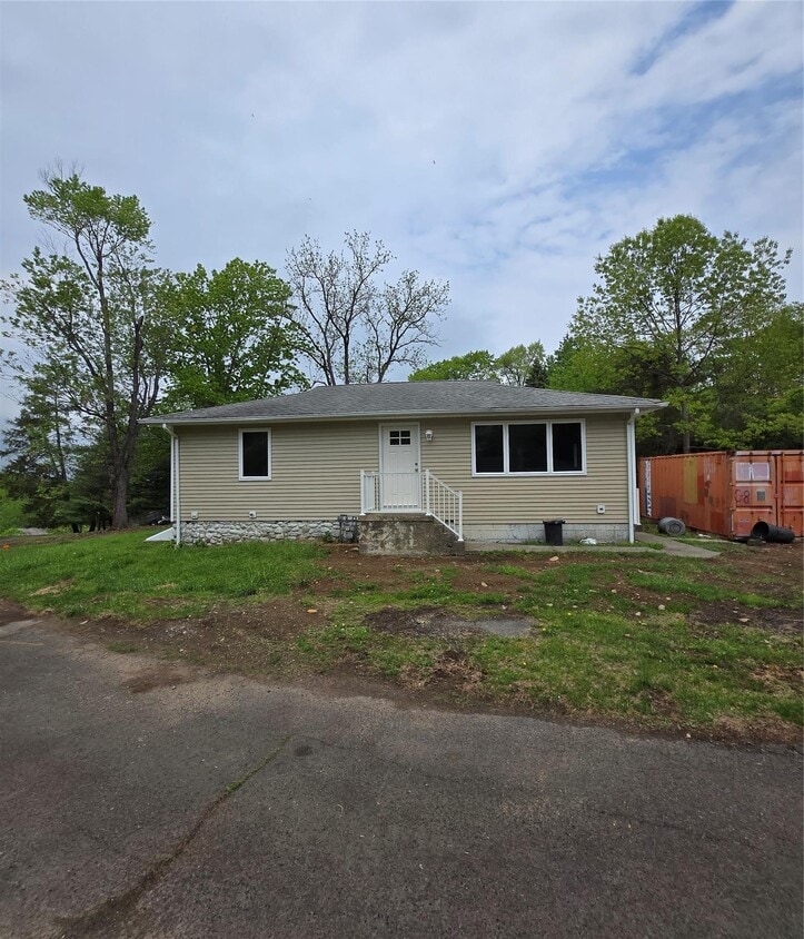 Primary Photo - 554 Kings Hwy