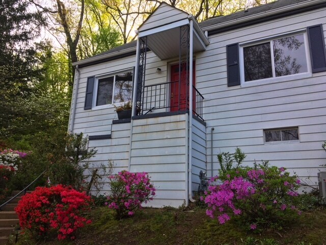 Building Photo - 722 McIntire Rd