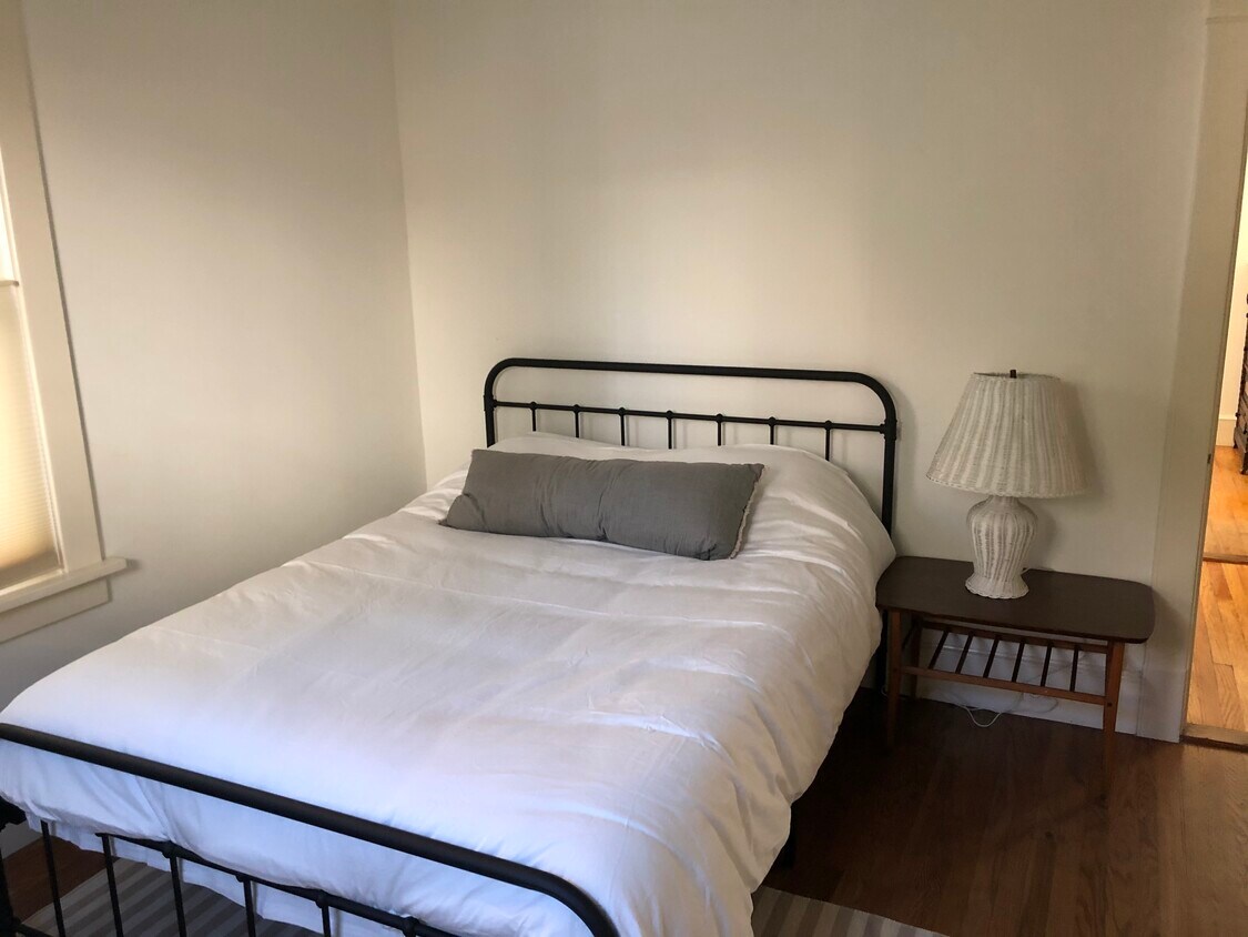 BED 1 - 68 Orland St