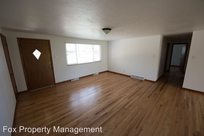 Building Photo - 4 br, 1.5 bath House - 1229 Juniper Street