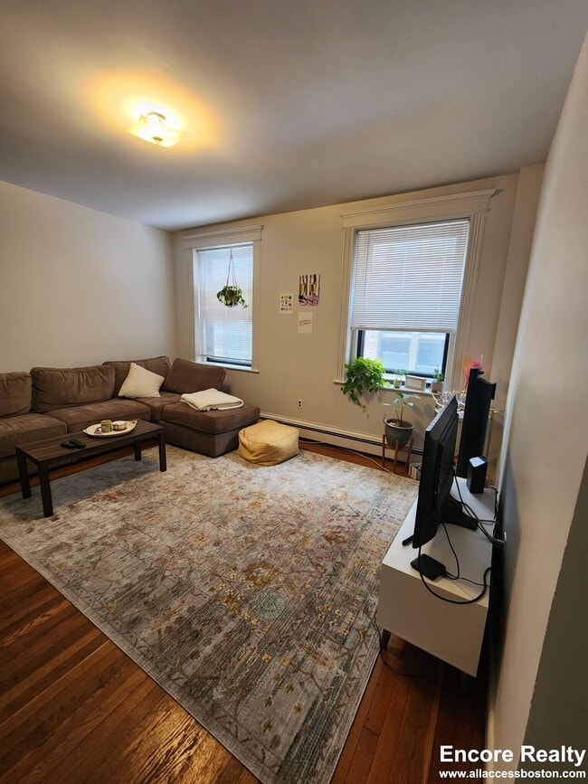 Foto del edificio - 11 Stearns Rd