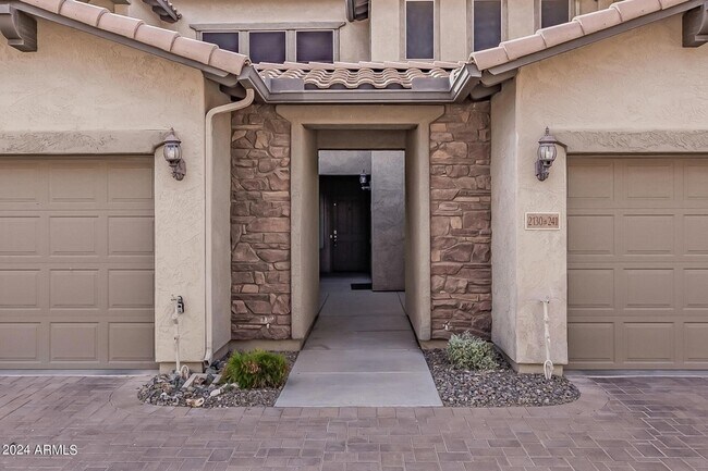 Building Photo - 2130 W Hunter Court Unit 141