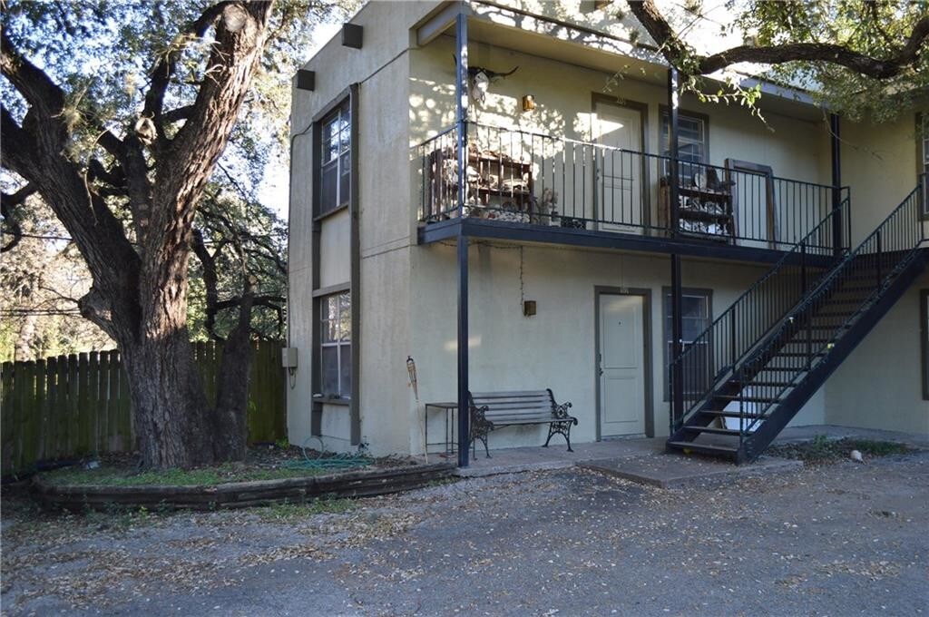 Primary Photo - 513 Pecan Grove Rd